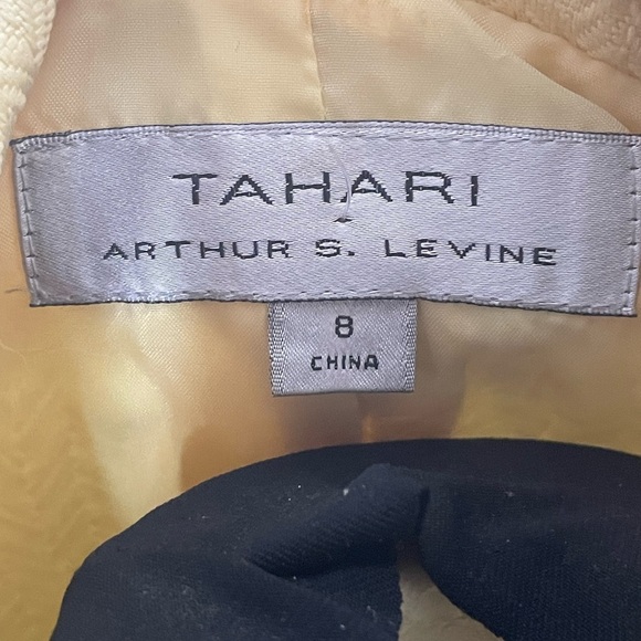 Tahari Light Yellow Skirt Suit | Size 8 - Picture 2 of 3